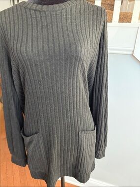 Women's Ribbed Long Sleeve Pocket Sweater - Dark Gray